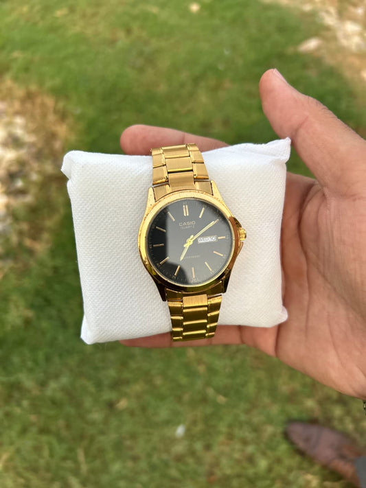 CASIO QUARTZ (Gold Color)
